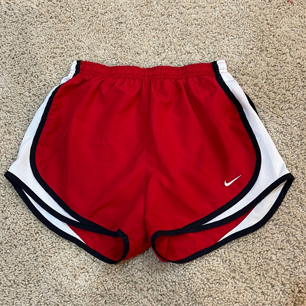 Red Nike shorts / size small